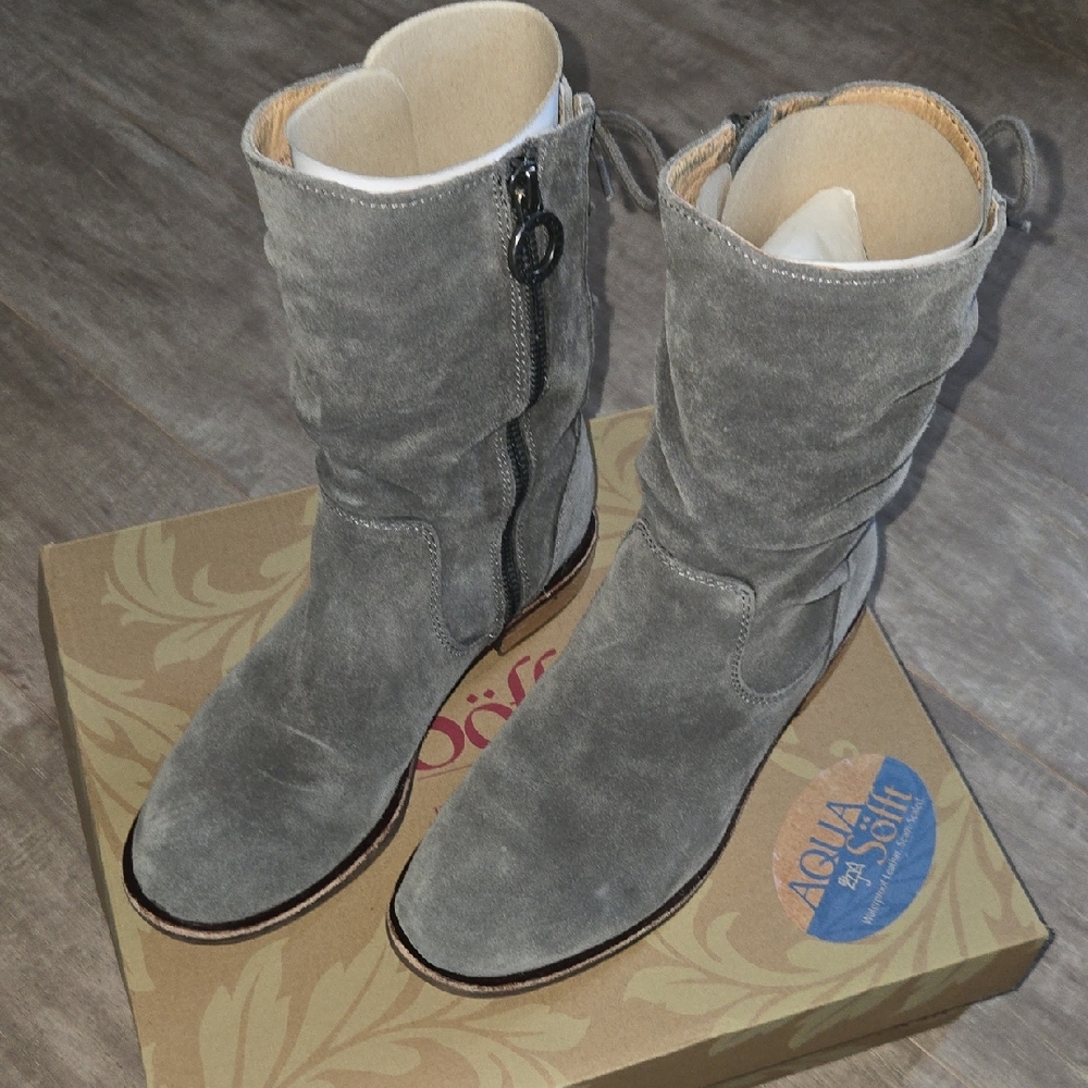 Sofft Sharnell Smoke Suede Boot